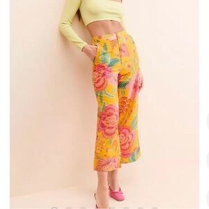 Farm Rio Macaw Bloom Cropped Pants Size Large
